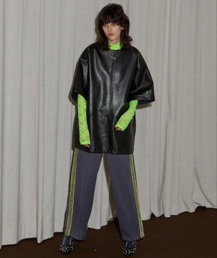 完売品　メゾンスペシャル　フェイクレザー　オーバーチュニック　tシャツ　ワンピ