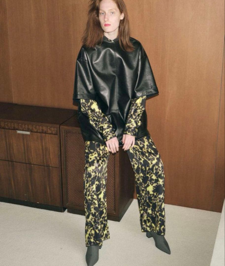 完売品　メゾンスペシャル　フェイクレザー　オーバーチュニック　tシャツ　ワンピ