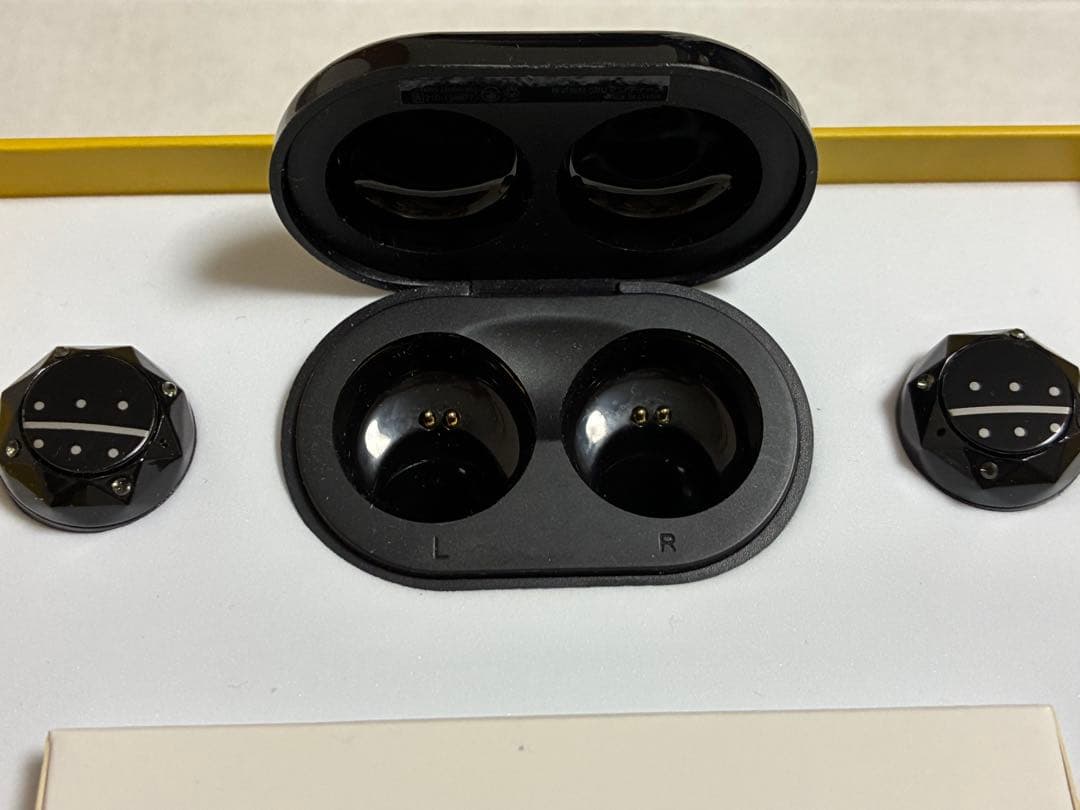 【美品】ワイヤレスイヤホン ゴールデンカムイ 尾形百之助　※先着特典なし