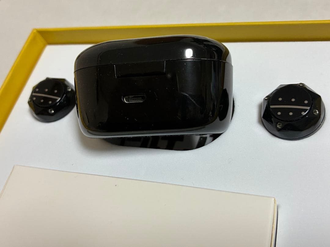 【美品】ワイヤレスイヤホン ゴールデンカムイ 尾形百之助　※先着特典なし