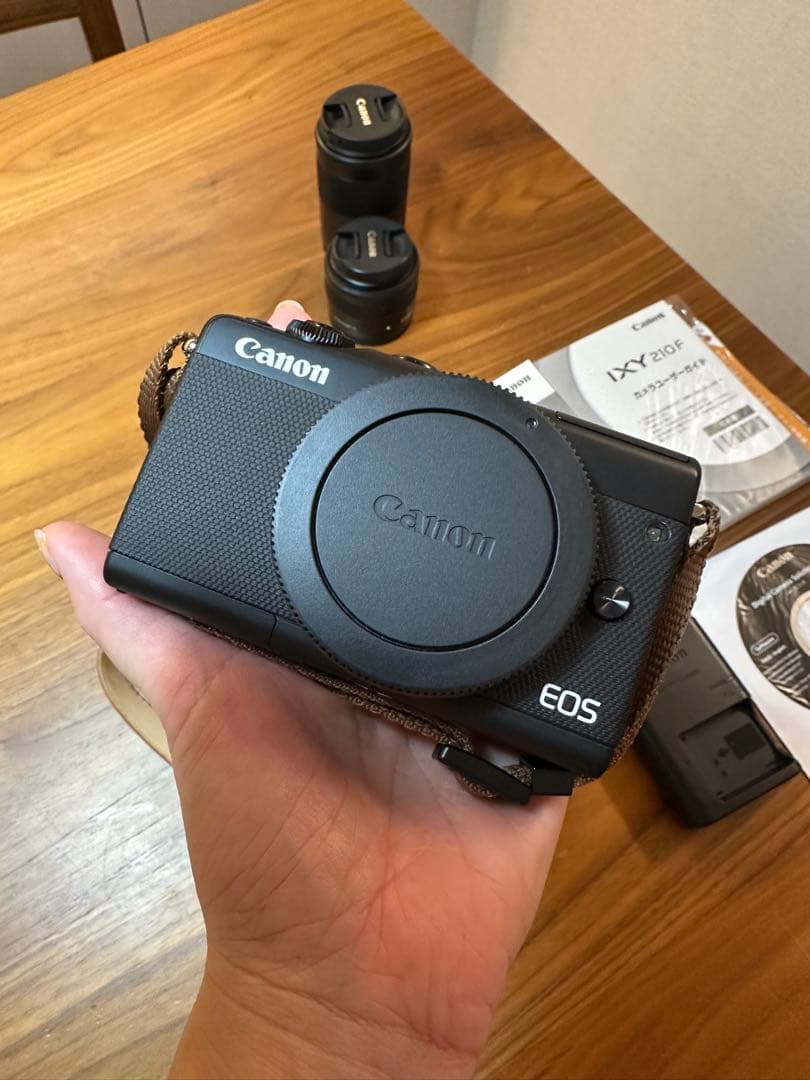 【美品】Canon EOS M100 ミラーレス一眼