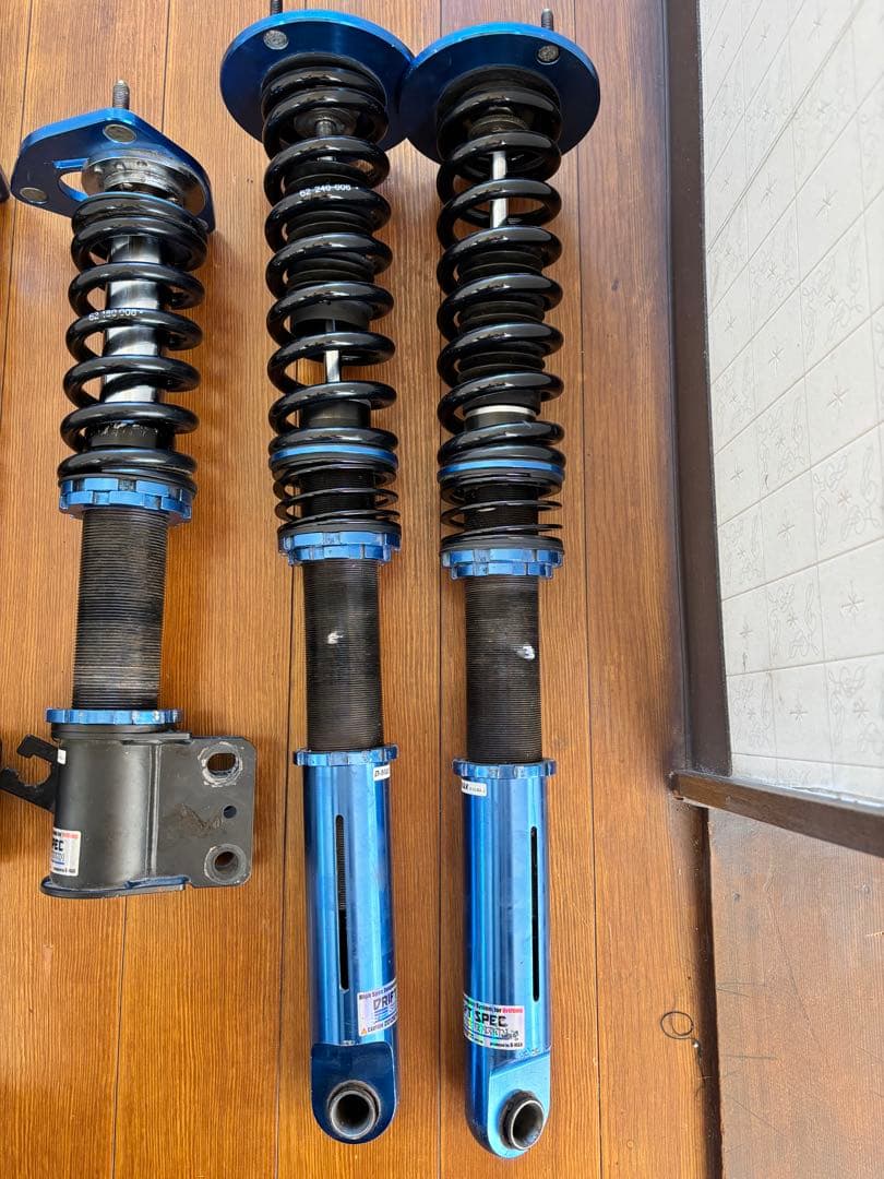 サスペンションキット 青/黒 調整可能