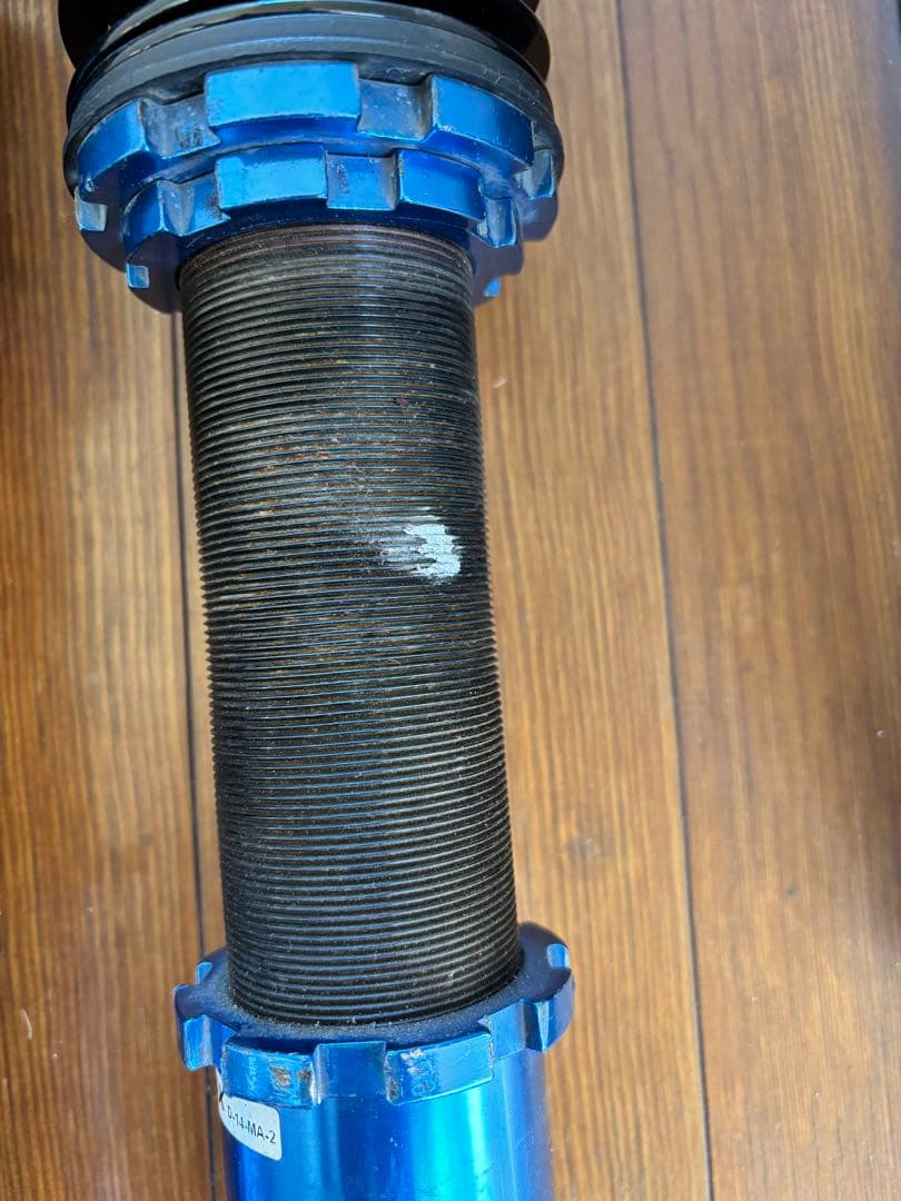 サスペンションキット 青/黒 調整可能