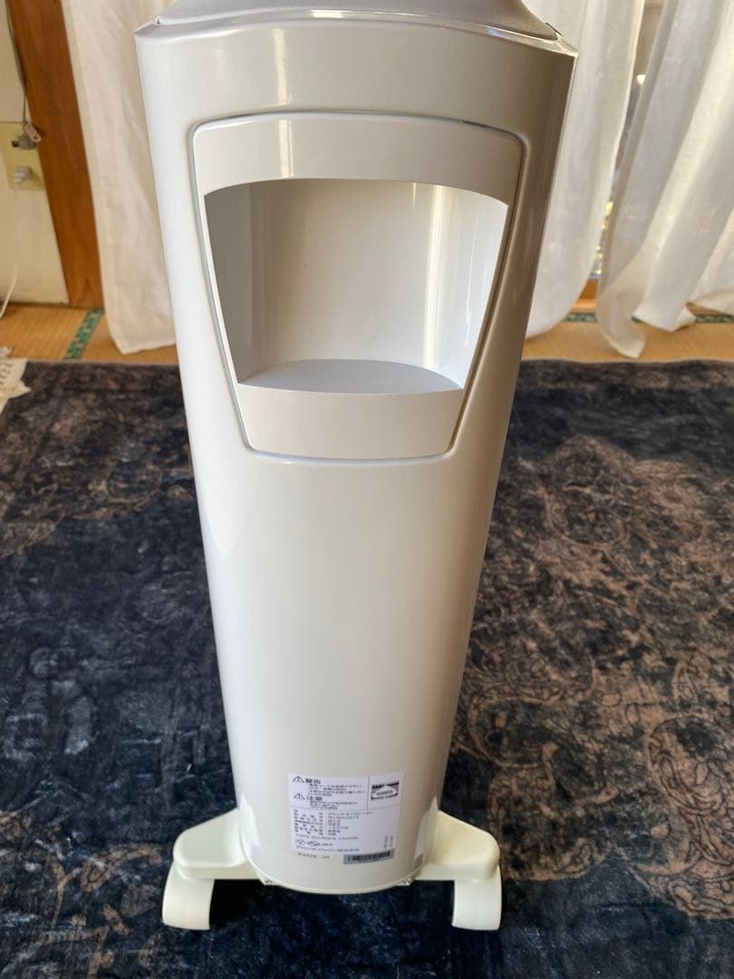 De'Longhi オイルヒーター ホワイト　13畳用 破格！！