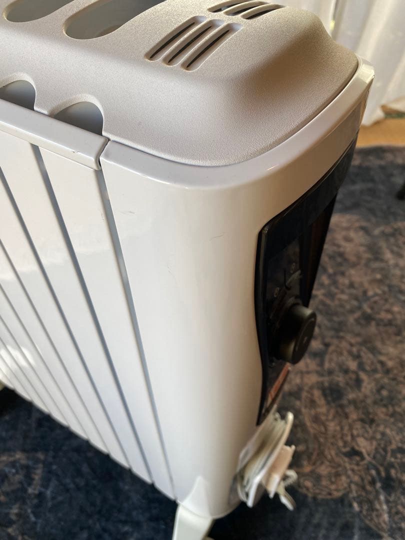 De'Longhi オイルヒーター ホワイト　13畳用 破格！！