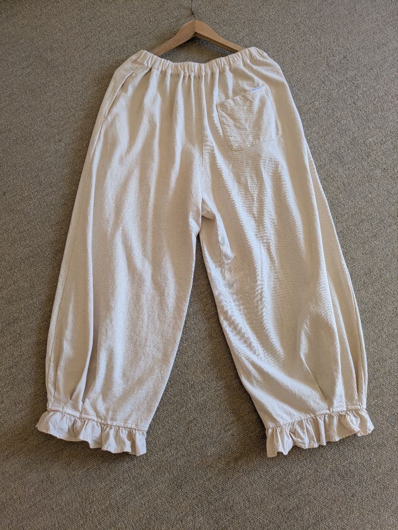 ネストローブ　nestrobe 　布帛コンビ裾フリルパンツ