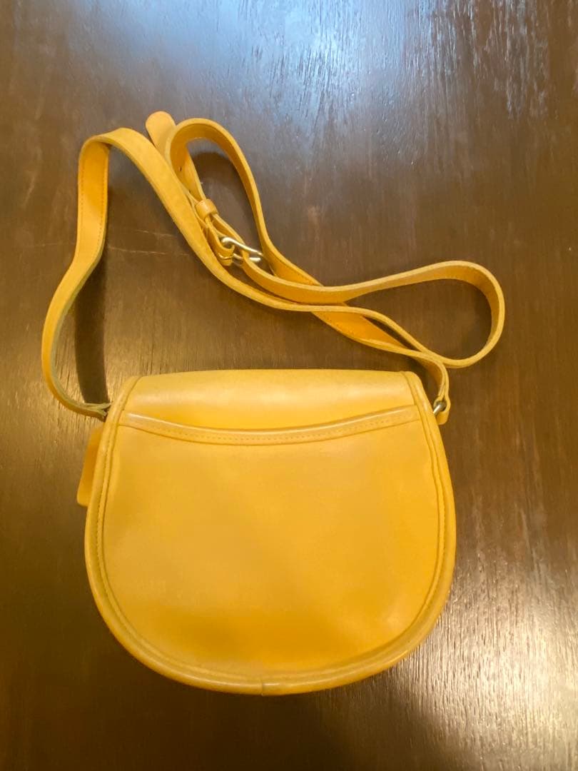 オールドコーチショルダーバッグセカンドバッグイエロー