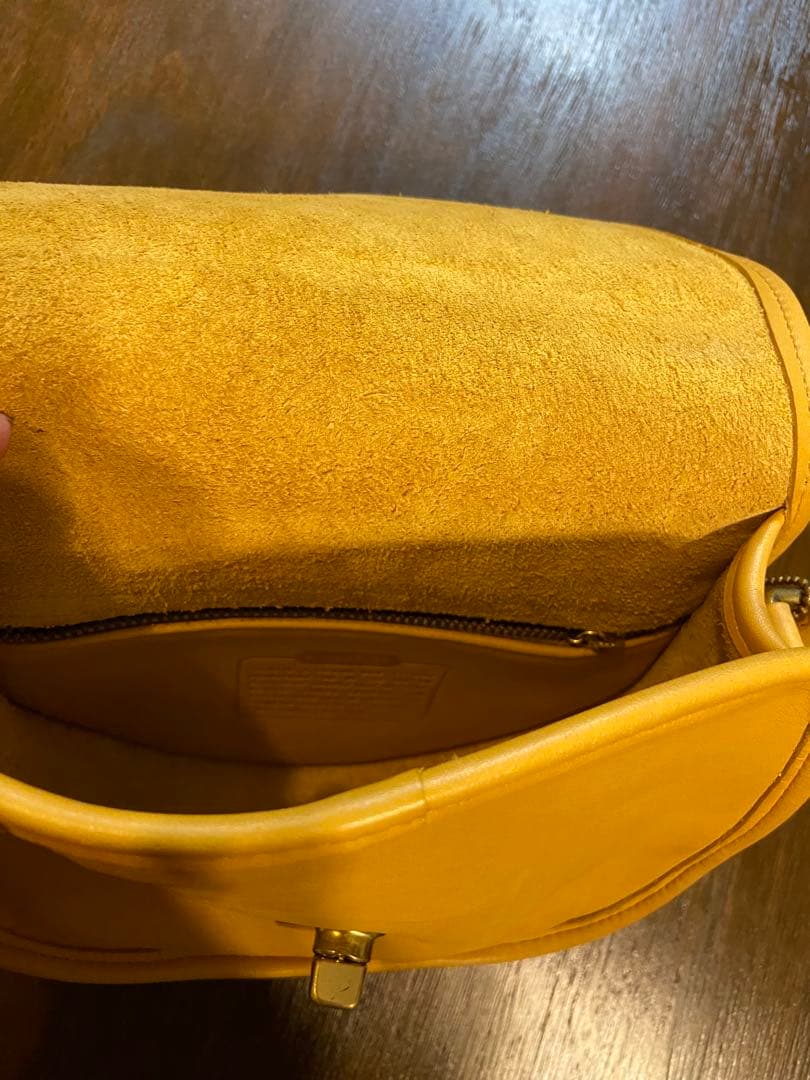 オールドコーチショルダーバッグセカンドバッグイエロー