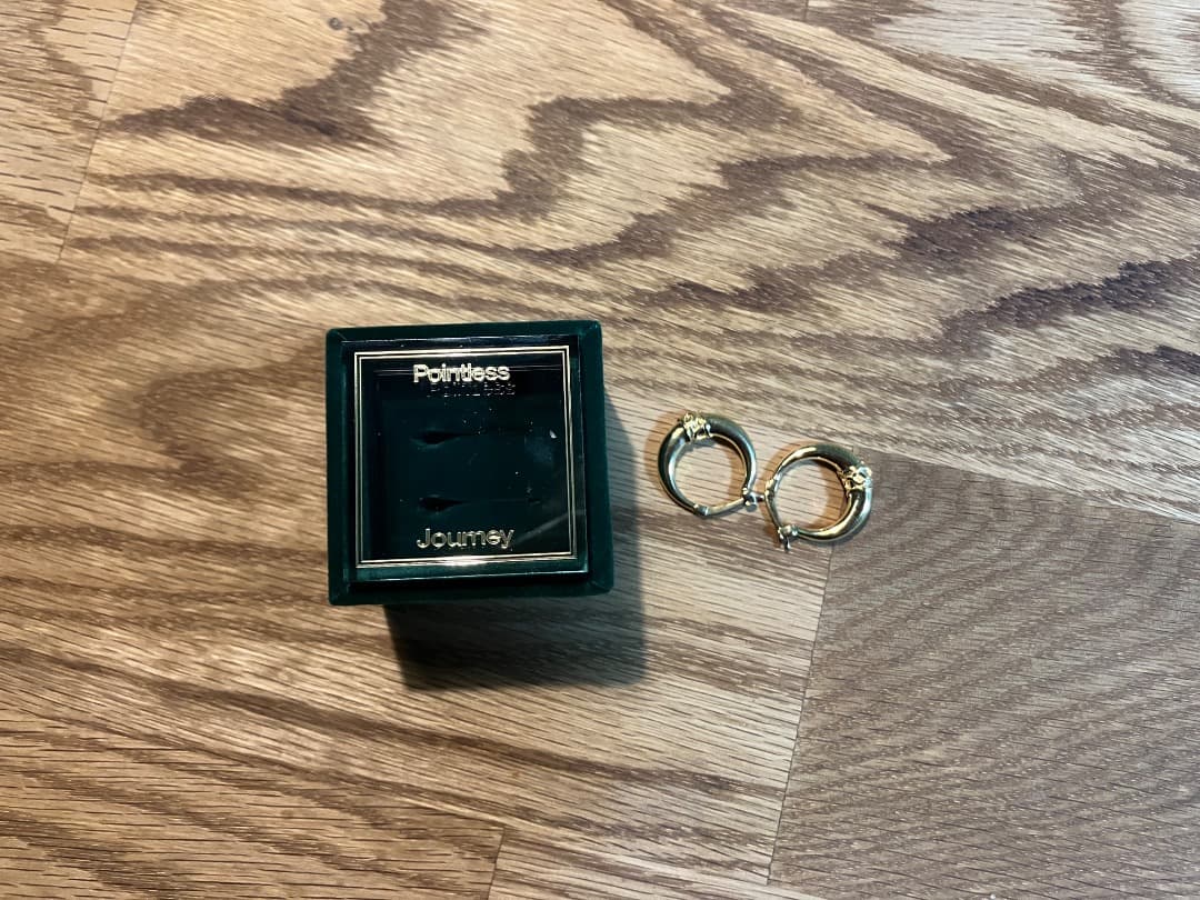 Pointless Journey ゴールドフープピアス