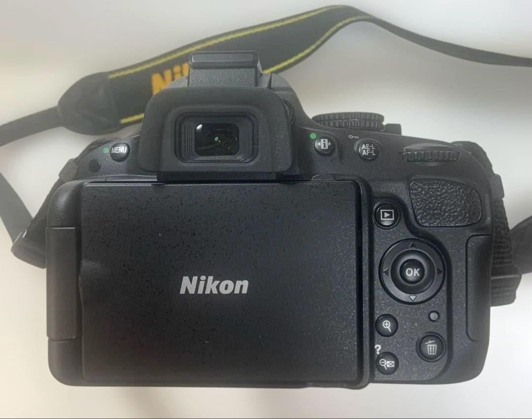Nikon ニコン D5100 18-55 VR レンズキット　一眼レフ