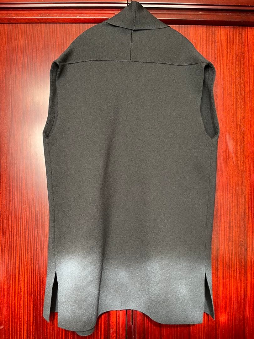 soeju ソージュ　ウール混ニットジレ　チャコール１回着　美品