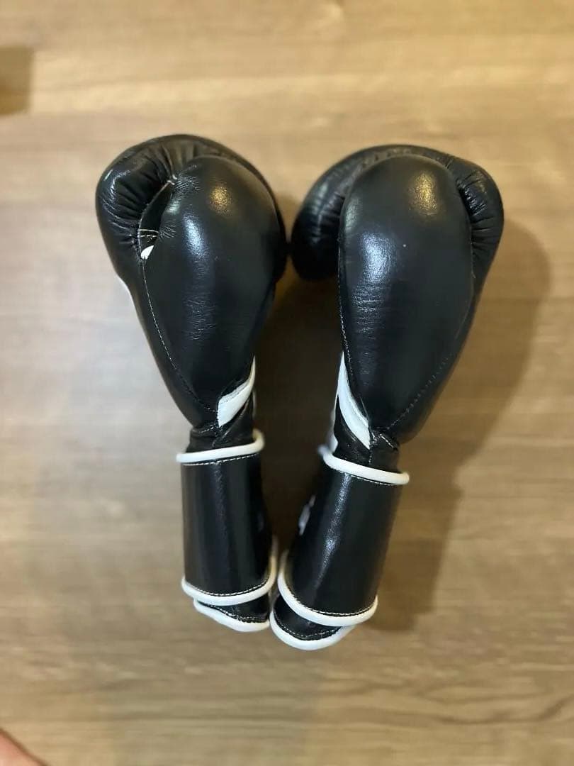 時間セール中　ボクシンググローブ 8オンス マジックテープ式（翌日発送します）