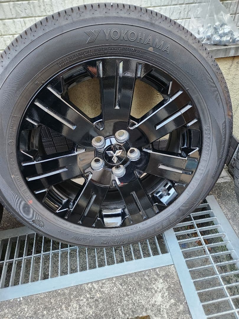 デリカD5 シャモニー　タイヤセット