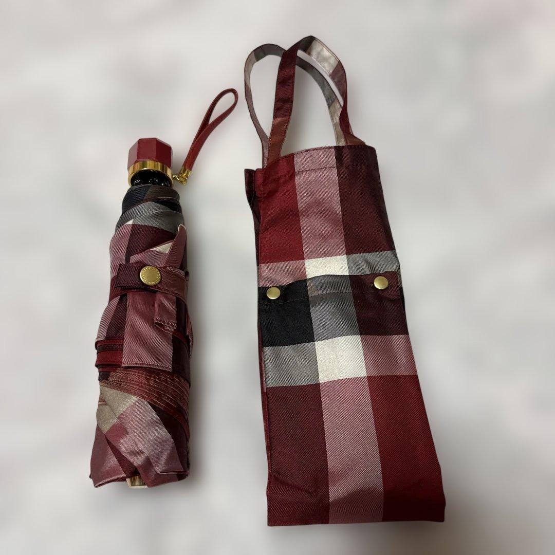 ブルーレーベル、赤系チェック柄 折りたたみ傘 収納ケース付き