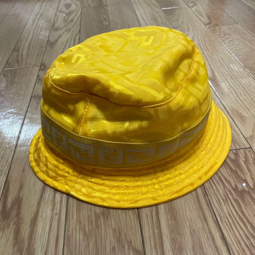 FENDI　ロゴ入りバケットハット Mサイズ 黄色
