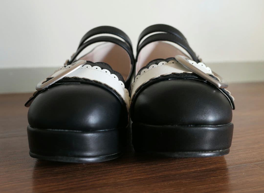 BABY ハートバックルシューズ　黒×白　Sサイズ