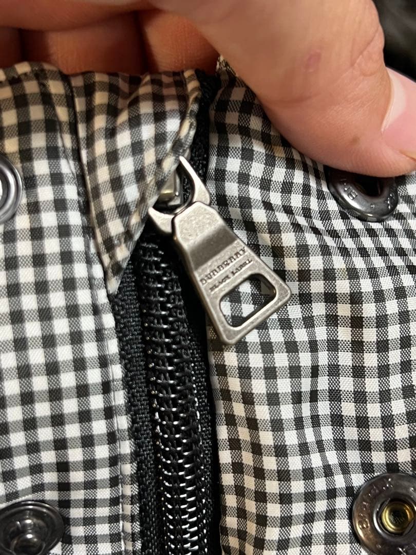 バーバリーブラックレーベル ダウンベストBURBERRY BLACK LABEL