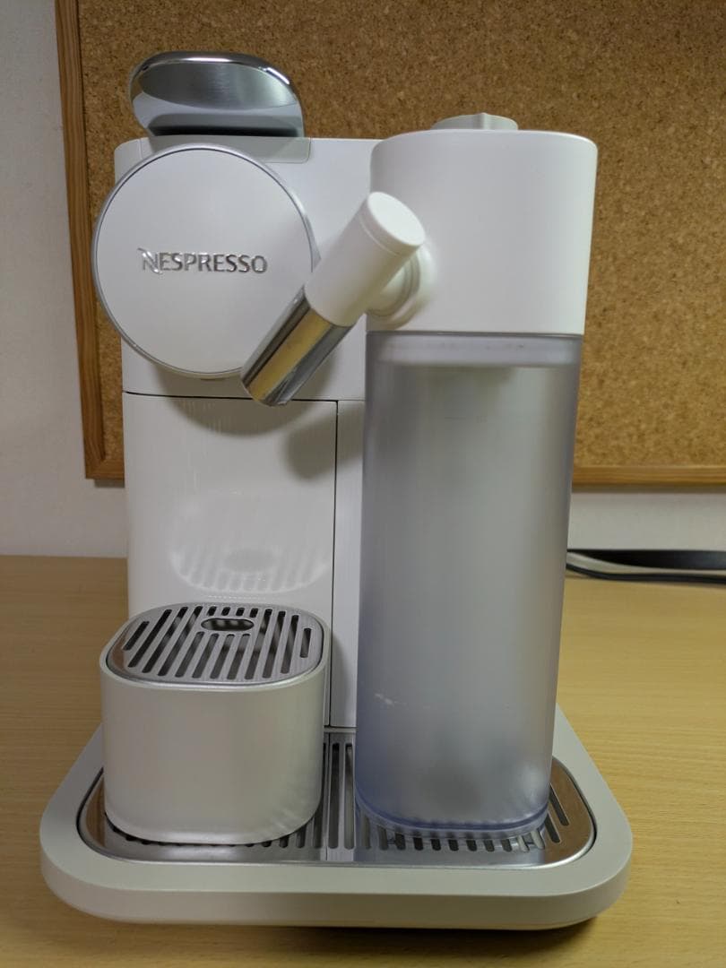 ネスプレッソ グラン ラティシマ F531 コーヒー メーカー マシン ホワイト
