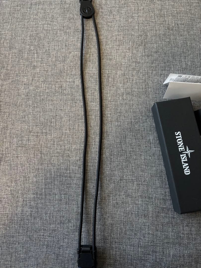 STONEマグネットバックルネックストラップ　キーリング　ブルー