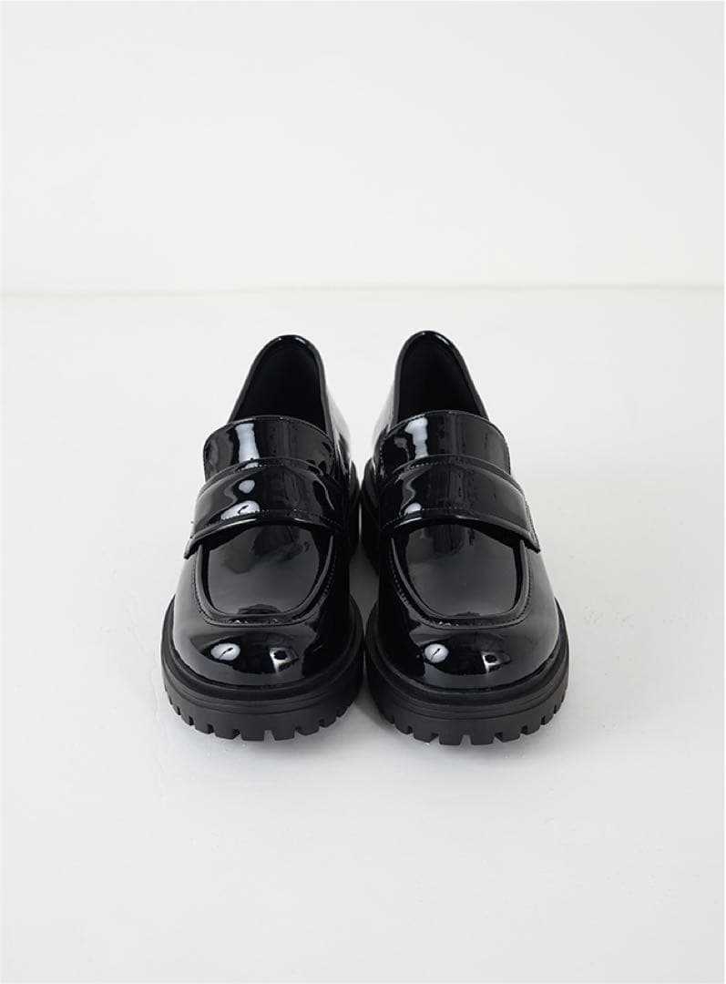 東原亜希　FORME ブラックエナメルローファー厚底　Lサイズ