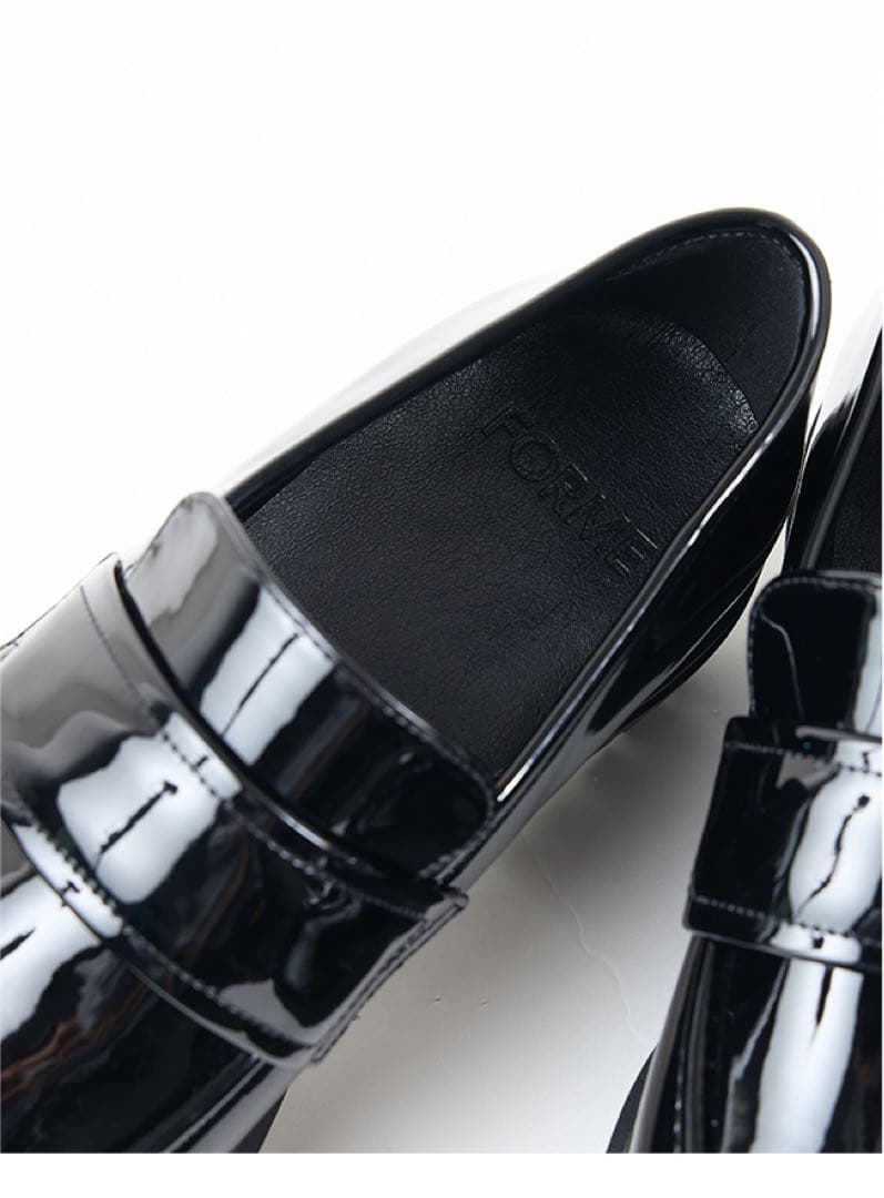 東原亜希　FORME ブラックエナメルローファー厚底　Lサイズ