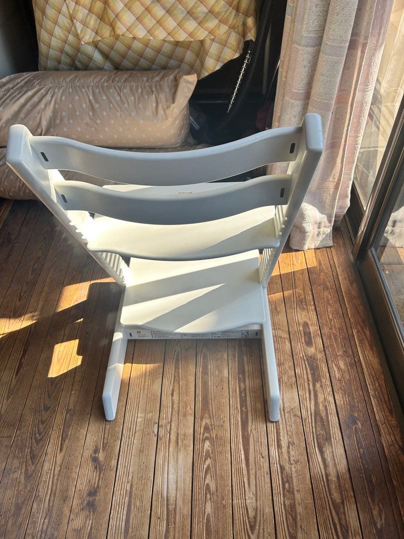 ストッケ　ホワイト ベビーチェア