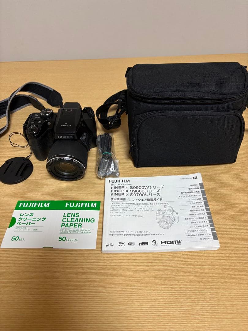 FUJIFILM FinePix S9800 本体と付属品