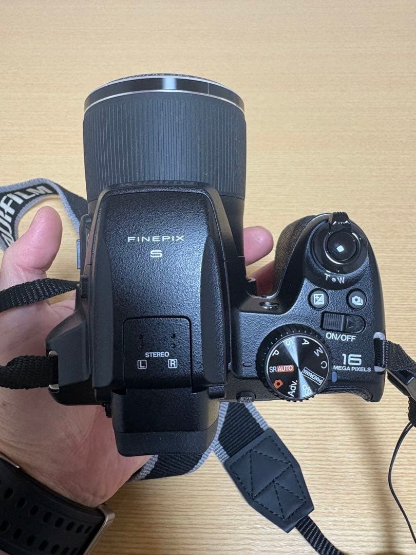 FUJIFILM FinePix S9800 本体と付属品