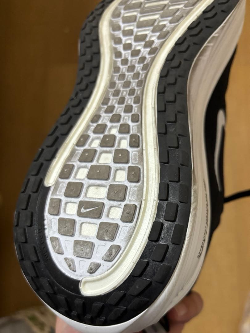 ナイキ ボメロプラス 28cm