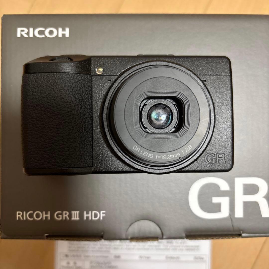 RICOH GR III HDF デジタルカメラ　使用回数少　美品