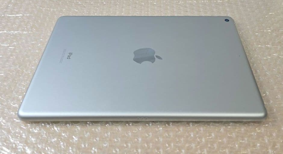 ゴ*読様 美品■iPad 8◼️電池極良品◼️純正アダプター充電ケーブル付属