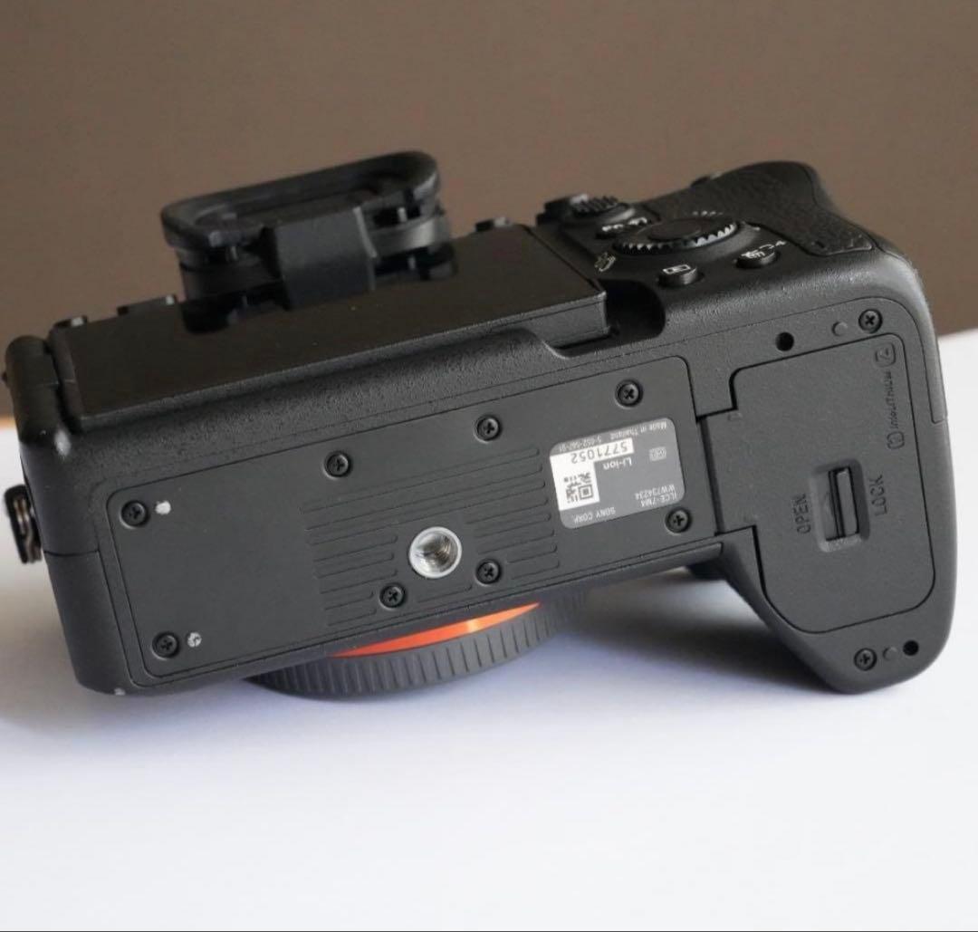 【極美品】SONY A7IV ILCE-7M4ボディ（2462回）