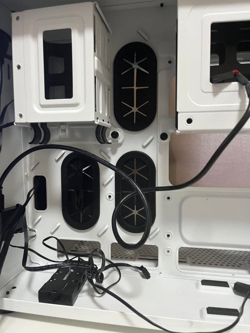 値下げしました！Corsair ミドルタワーPCケース ATX RGBファン付属