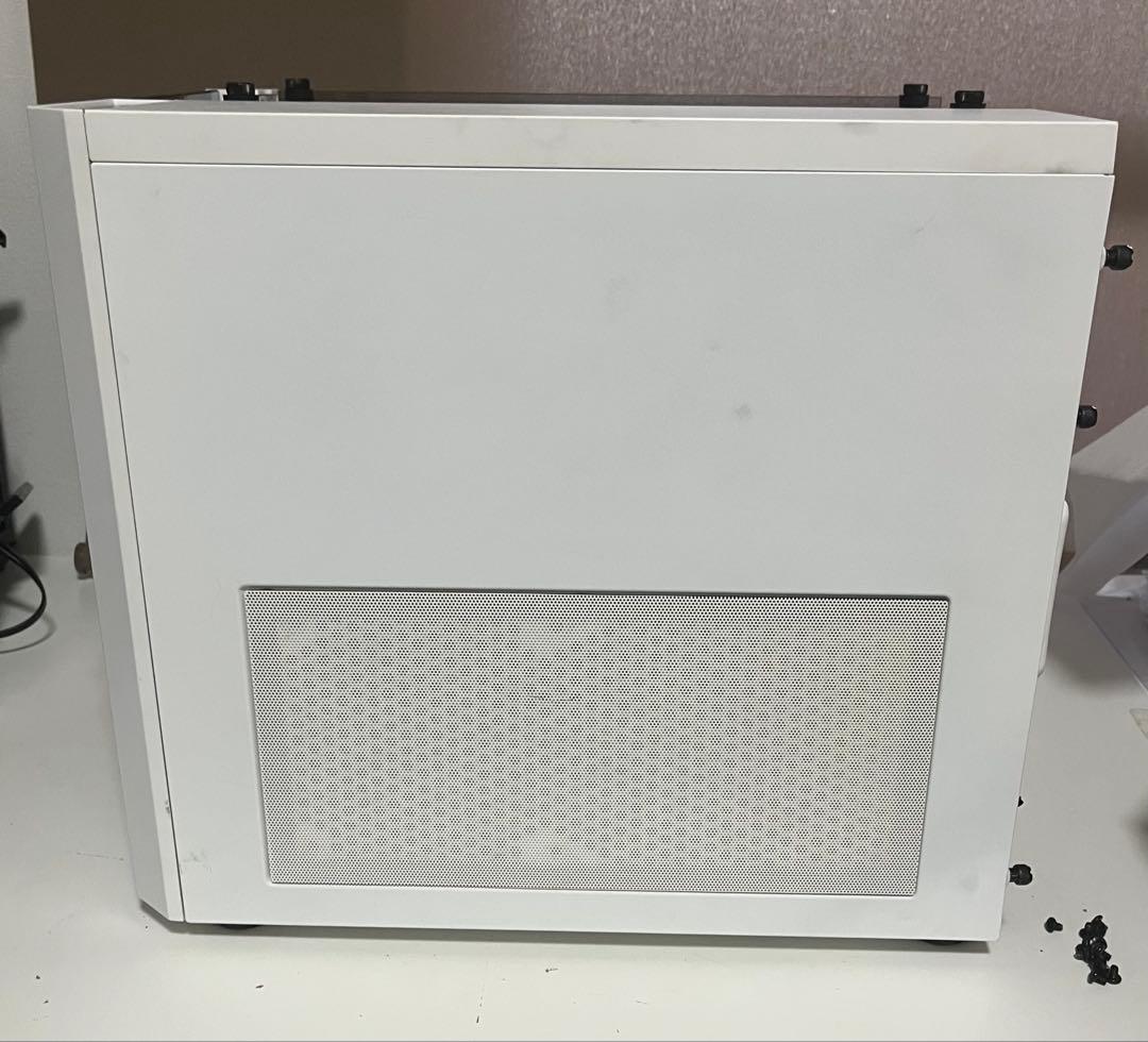 値下げしました！Corsair ミドルタワーPCケース ATX RGBファン付属