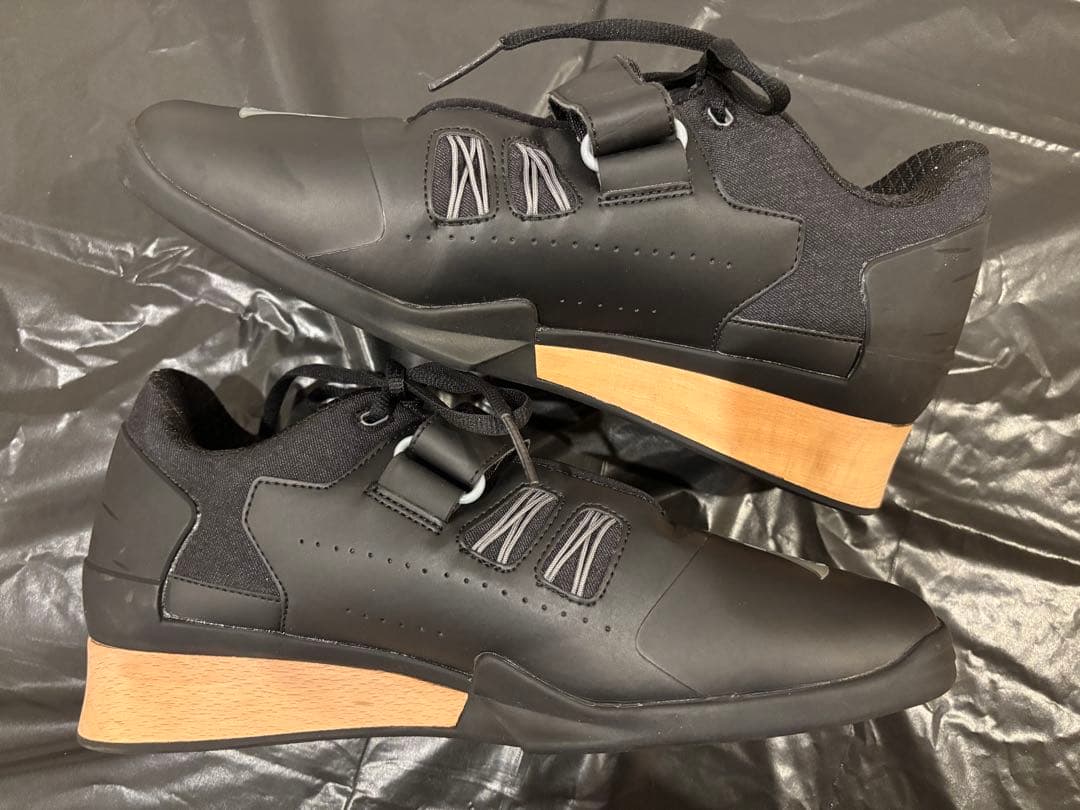 VELAASA（ヴェラーサ） のリフティングシューズ