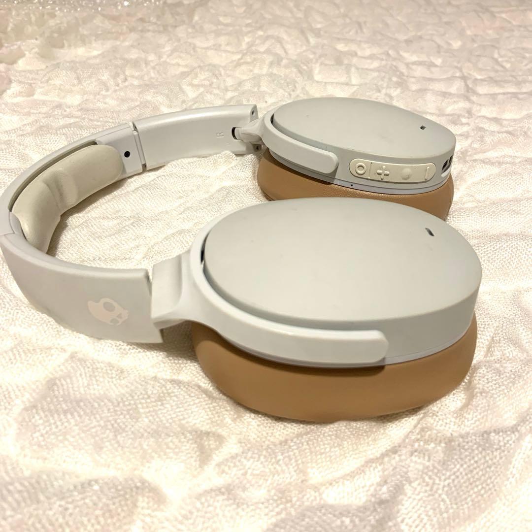 スカルキャンディ ワイヤレスヘッドホン ホワイト/ベージュ