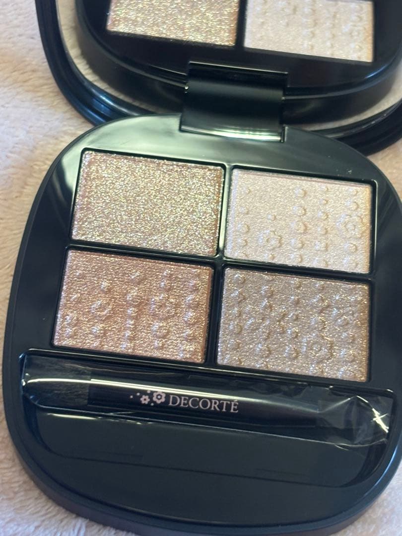 【一度使用】デコルテ　アイシャドウ　クリスマスコフレ　ポーチ