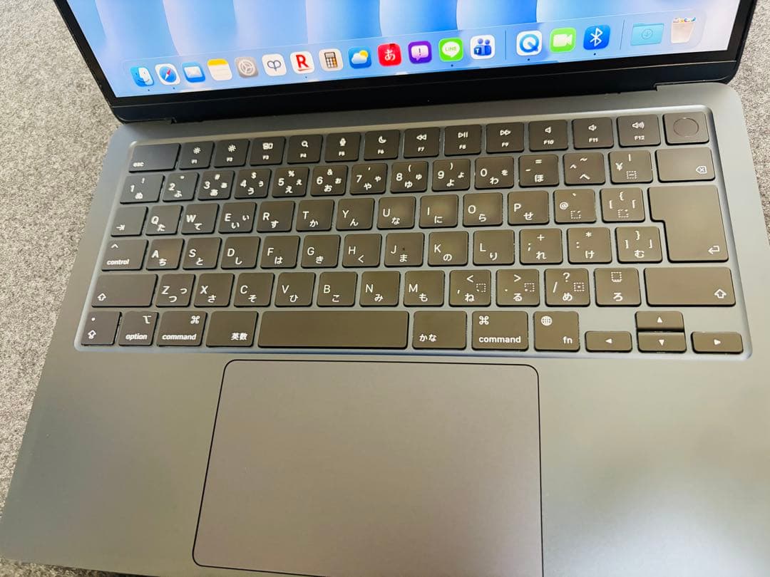 【美品】MacBookair M2 8GB 256 バッテリー98% 付属品完品