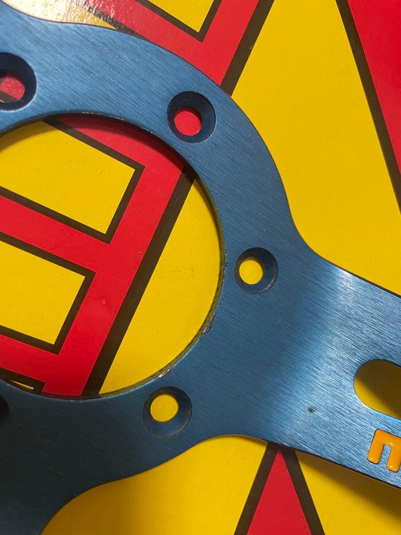 momo スポーツステアリング 3本スポーク