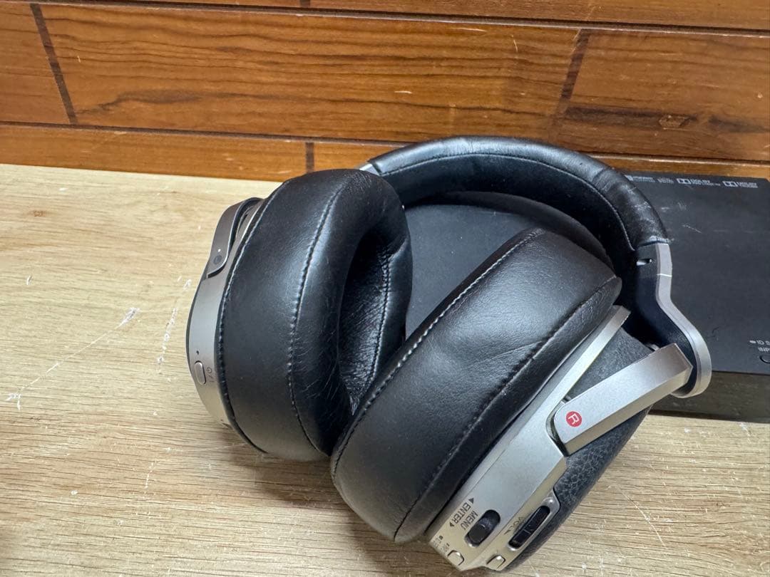SONY ワイヤレスヘッドホン MDR-HW700