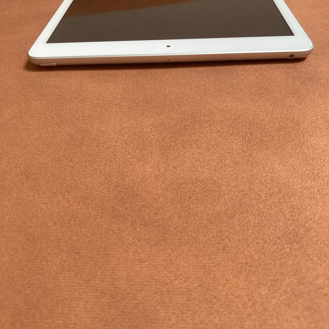 2641【早い者勝ち】美品☆電池ほぼ新品☆iPad8 第8世代 32GB☆