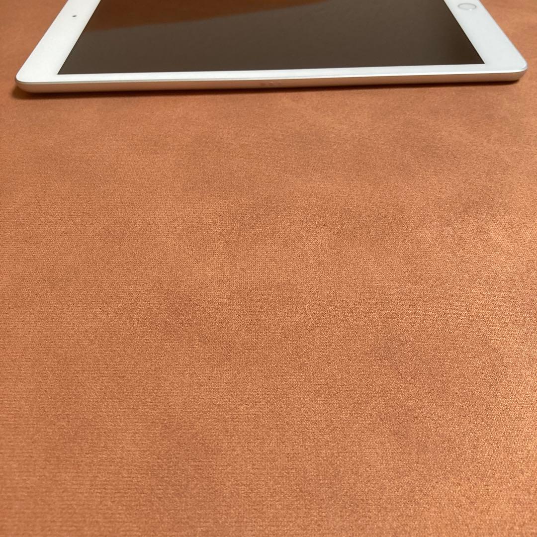 2641【早い者勝ち】美品☆電池ほぼ新品☆iPad8 第8世代 32GB☆