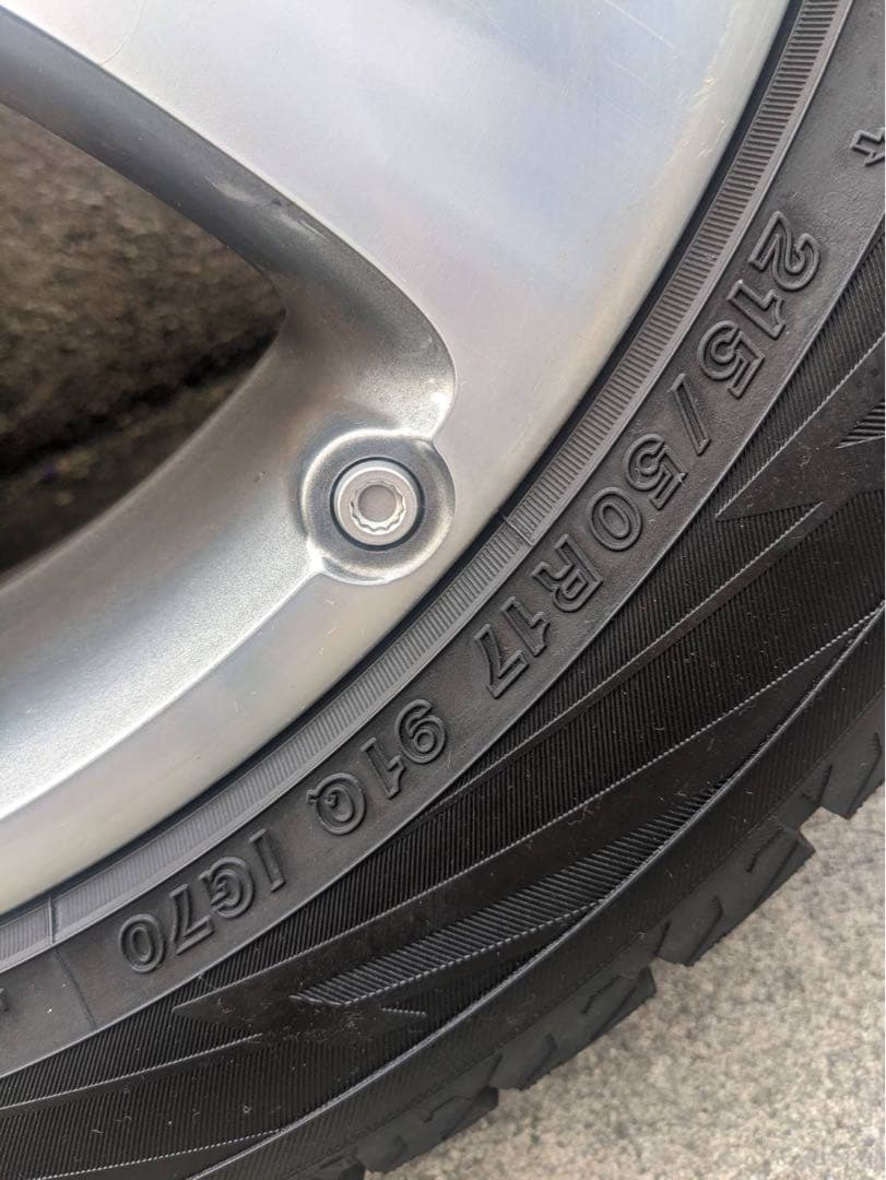 フォルクスワーゲン　ホイール付きタイヤ