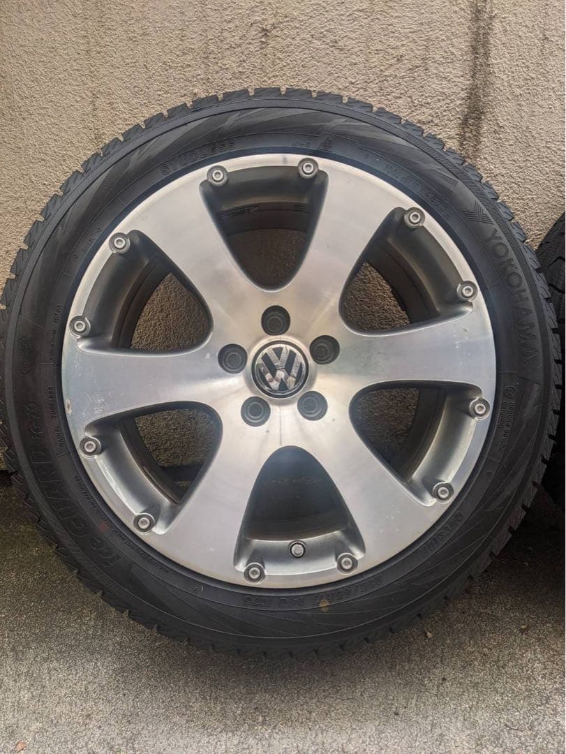 フォルクスワーゲン　ホイール付きタイヤ