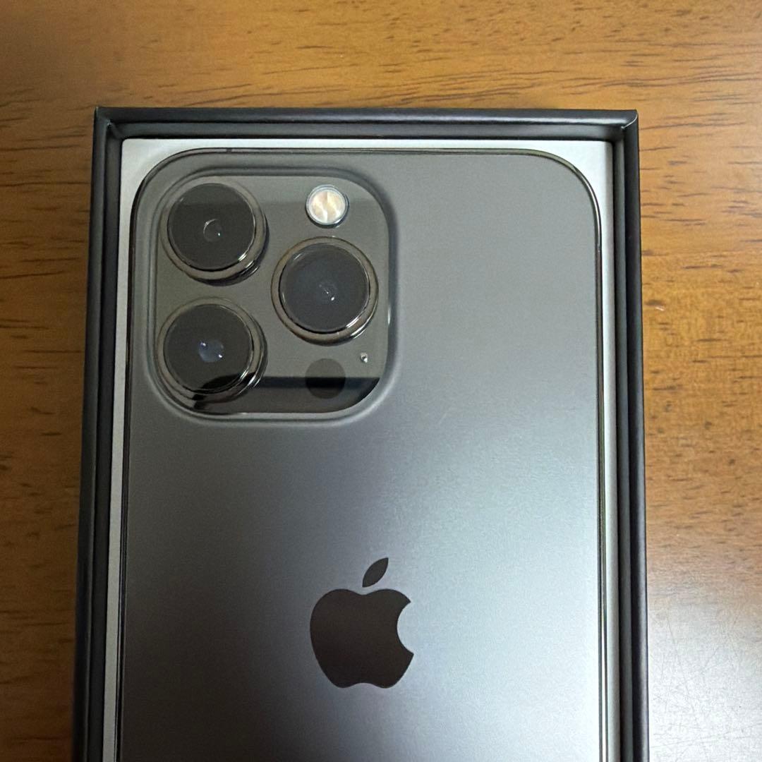 iPhone 13Pro グラファイト 本体 128G SIMフリー　ケース付き