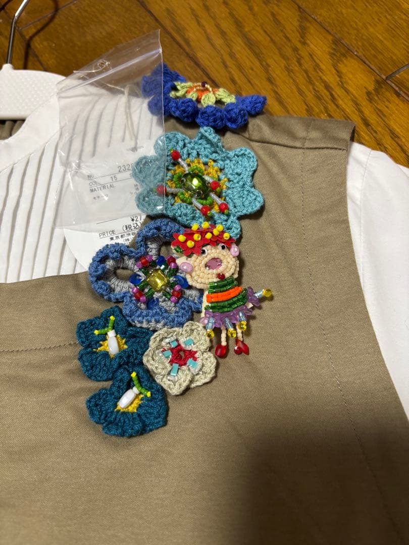 新品アルベロベロブローチ付きベスト　29700円　オレボレボラ