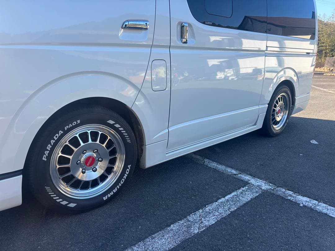 ハイエース　ESSEX ホイール　ヨコハマパラダPA03セット