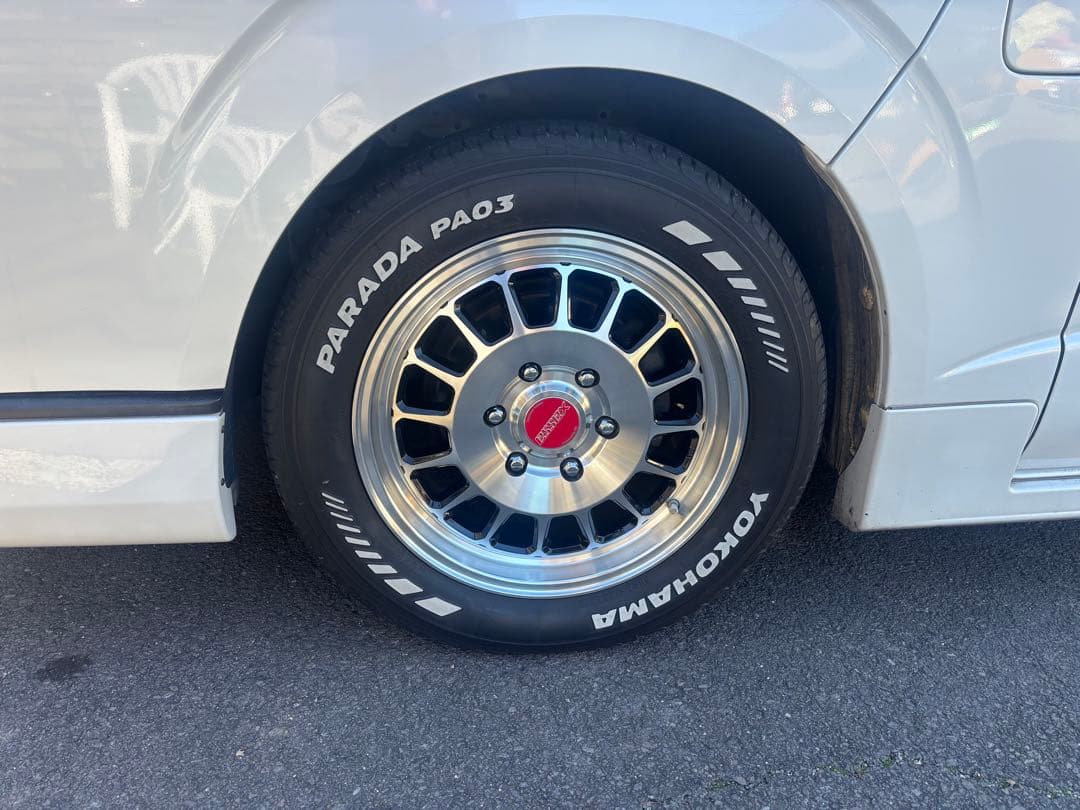 ハイエース　ESSEX ホイール　ヨコハマパラダPA03セット