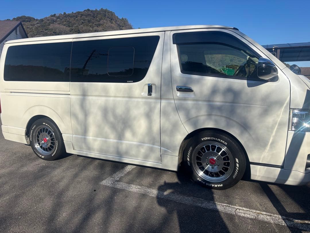 ハイエース　ESSEX ホイール　ヨコハマパラダPA03セット