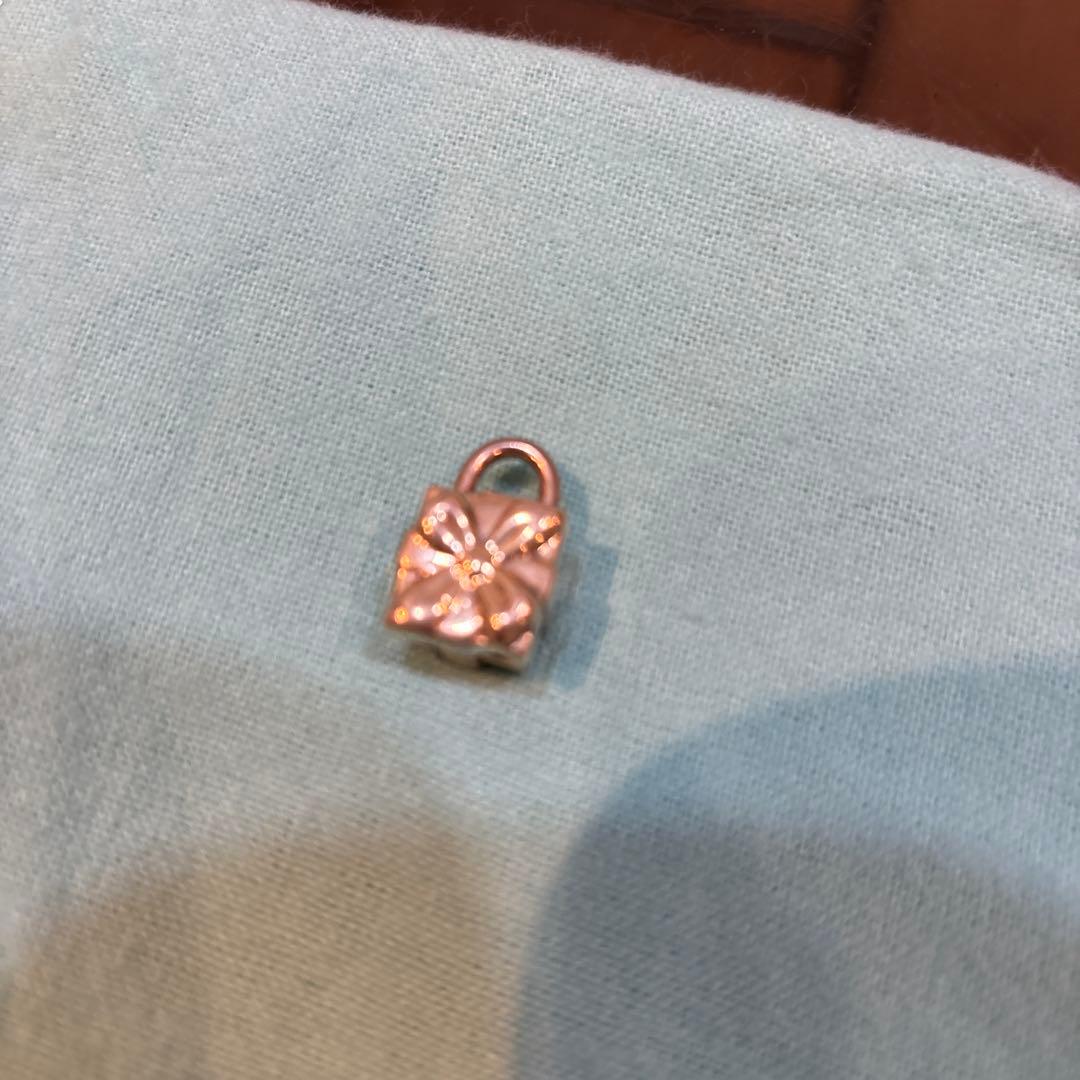 ティファニーブルーボックスチャーム